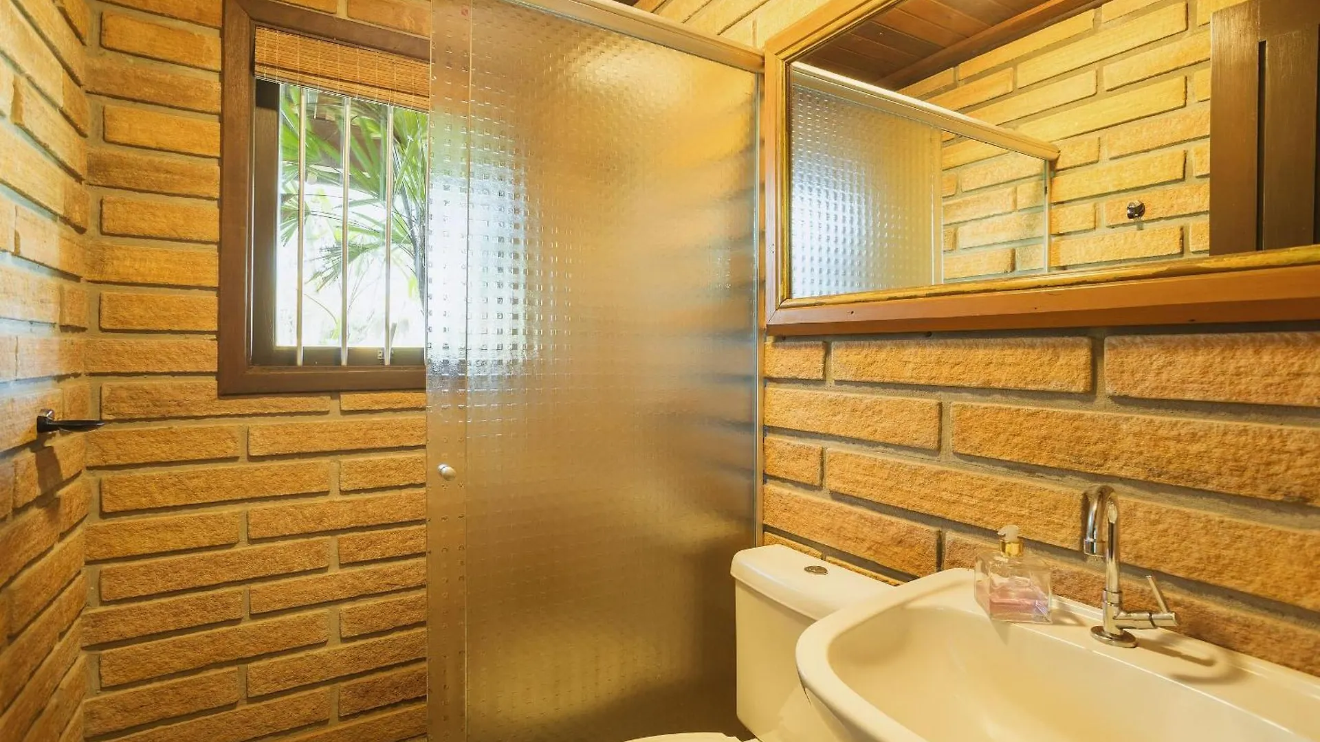 Villa Bali Casas Pe Na Areia Barra de Ibiraquera 0*,  Brasile
