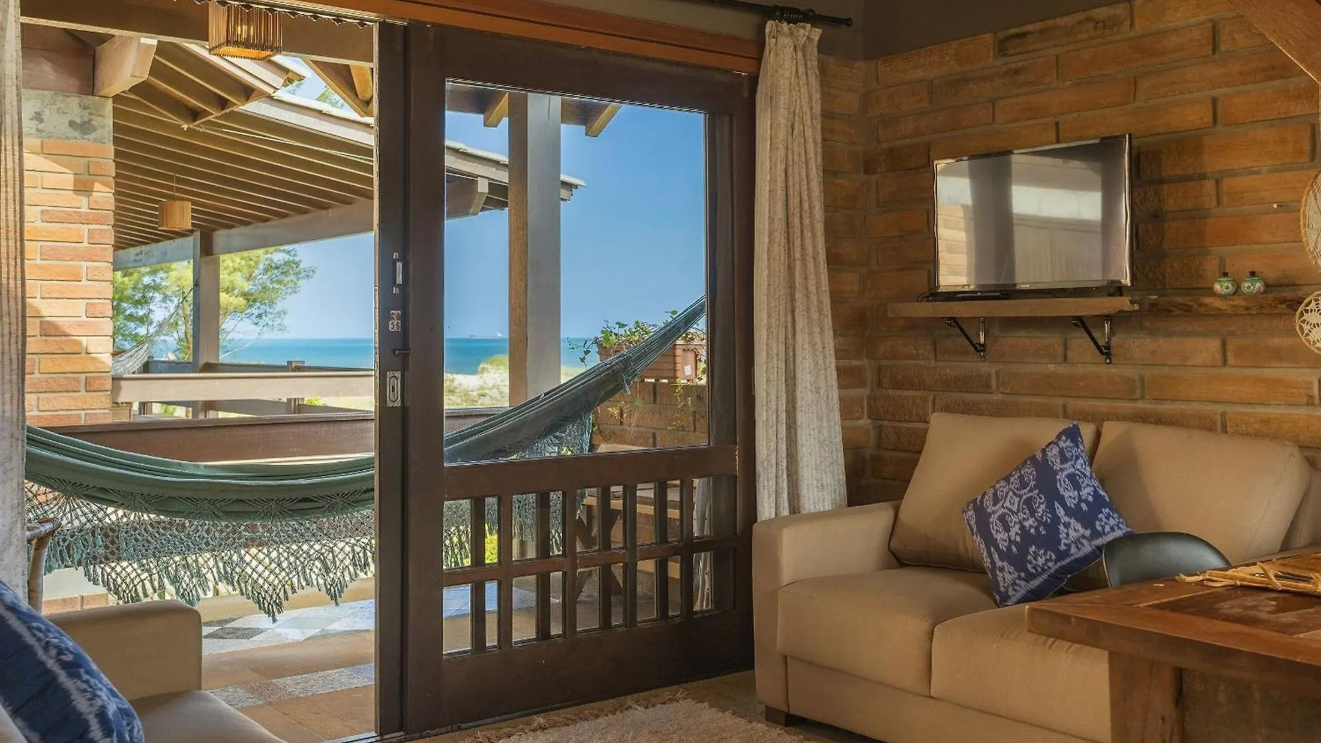 Villa Bali Casas Pe Na Areia Barra de Ibiraquera 0*,  Brazilië